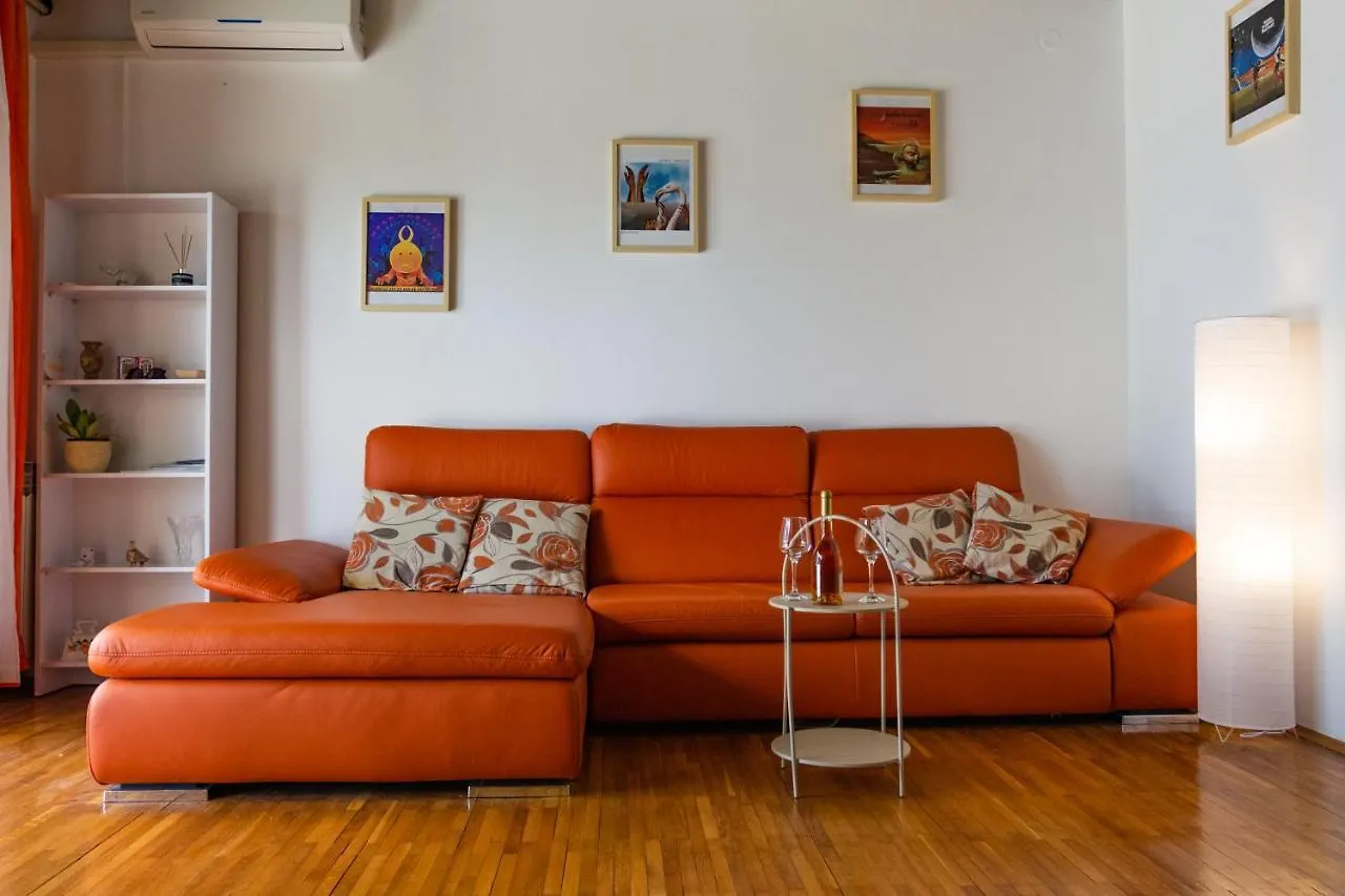 Sea View Suite With King Bed, 150Mbps Wifi And Patio Swing Kastav